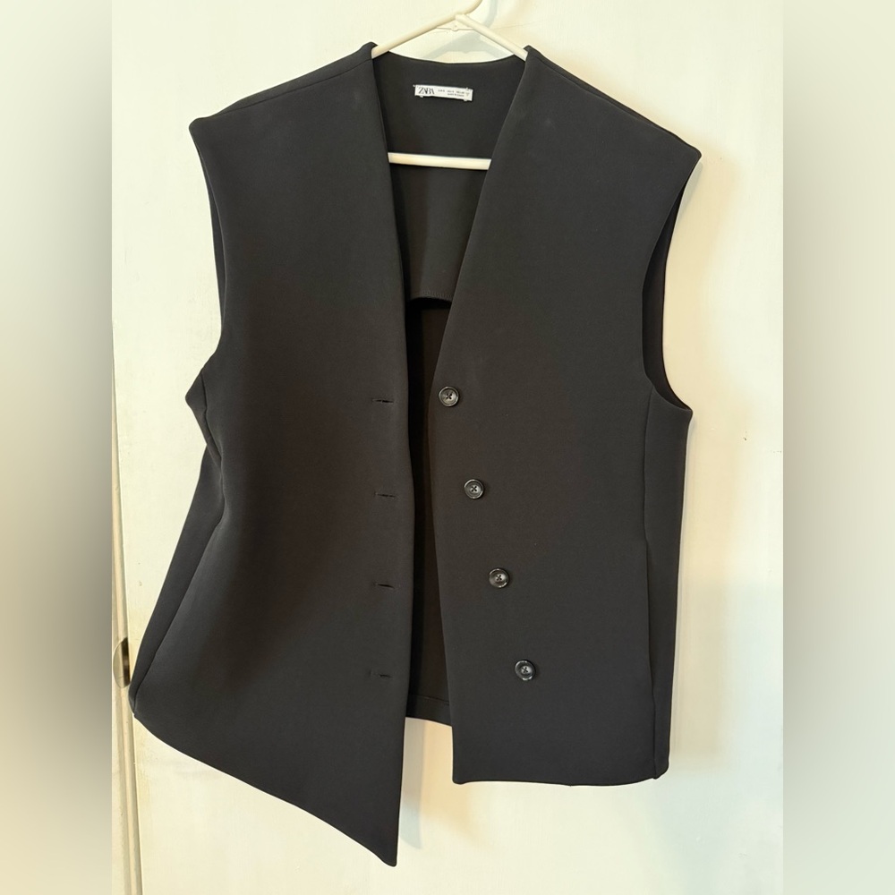 Zara Black Sleeveless Vest